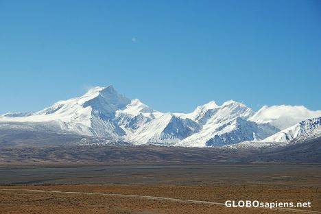 Postcard view of Xiaxiapangma – 8012m