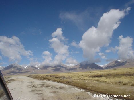 Postcard clouds on the way to shigatze