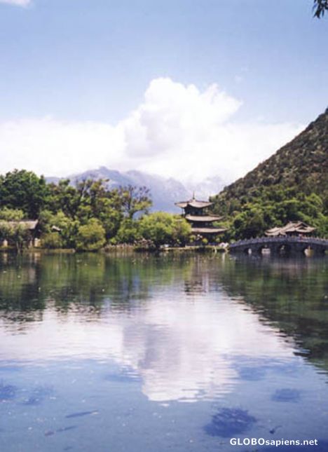 Postcard Halong Tan lake.