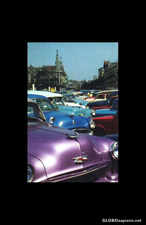 Postcard Cars in front of El Capitolio