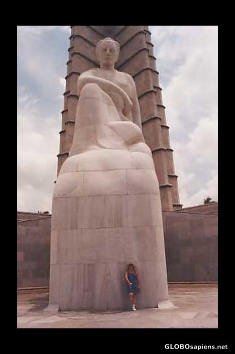 Postcard statue in the middle of la habana