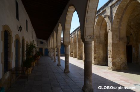 Postcard Pafos (CY) - shades near the cathedral