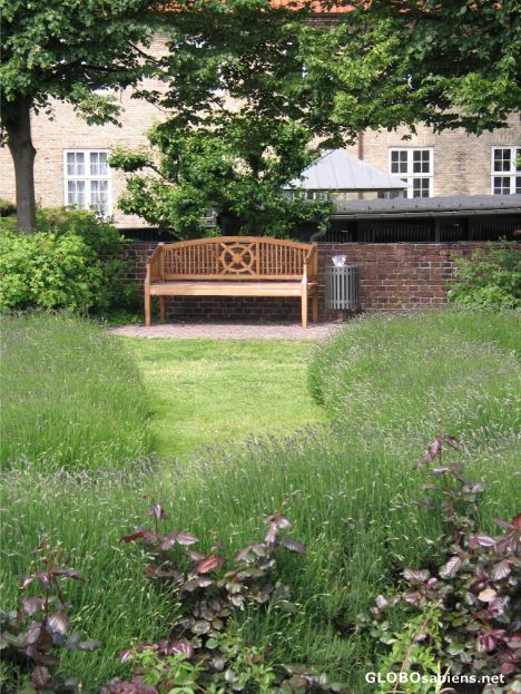 Postcard Park bench at slot rosenborg