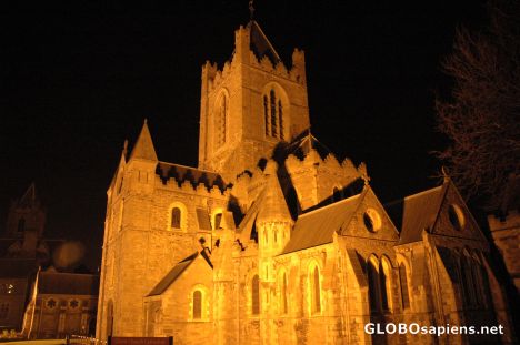 Postcard Dublin by night.