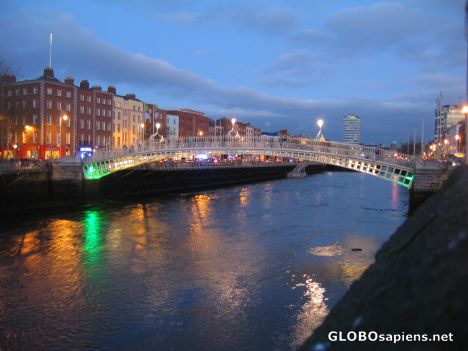Postcard The Liffey and halfpenny bridge at night