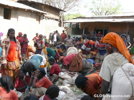 Postcard Konso women at market