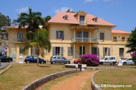 Postcard Cayenne (GF) - the University office