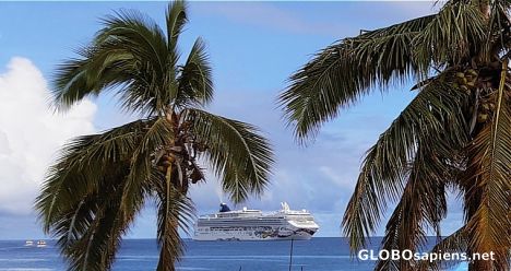 Postcard Cruise ship on Dravuni