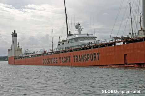 Postcard Papeete Harbour - Dockwise Super Servant 4