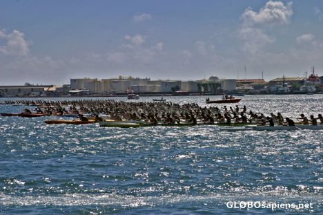 Postcard Papeete: July canoe races