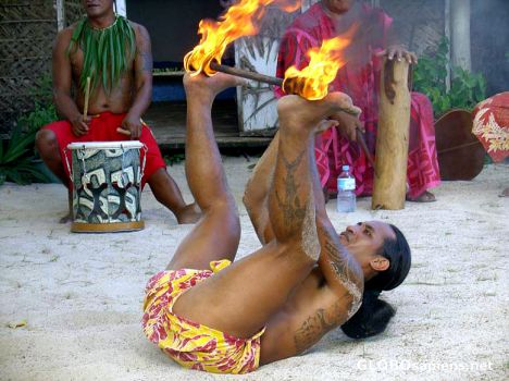 Postcard Moorea - Danse du feu
