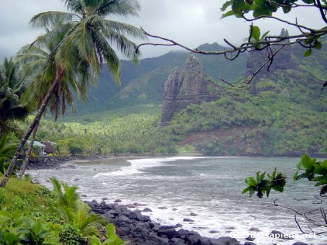 Postcard Les Marquises - Nuku Hiva Anaho