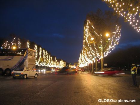 Postcard Juste before Christmas on Champs Elysee