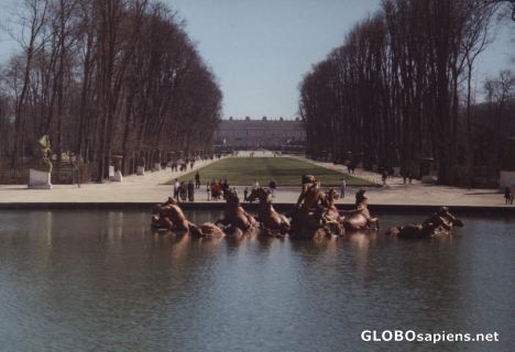 Postcard am Brunnen vor dem Schloss...