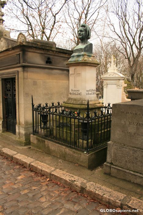 Postcard Cimetière du Père-Lachaise 9