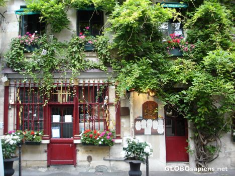 Postcard Restaurant on Ile-St-Louis