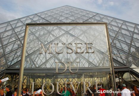 Postcard louvre entrance