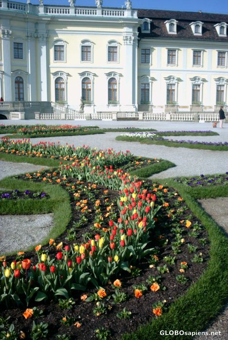 Postcard Flowers in front of the castle