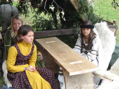 Postcard Medieval Fest: Maidens