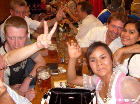 Postcard WiesnZelt12: Friends