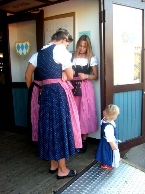 Postcard Wiesn: Behind-the-Scenes 16