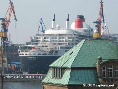 Postcard Queen Mary 2