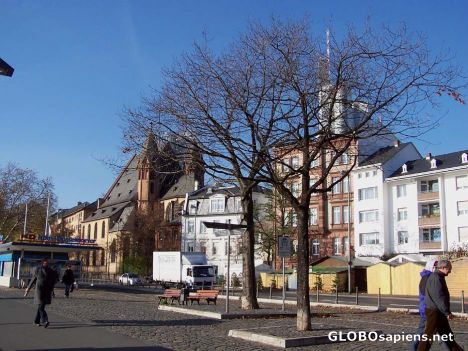 Postcard Walk along the Main. St Leonhard in background