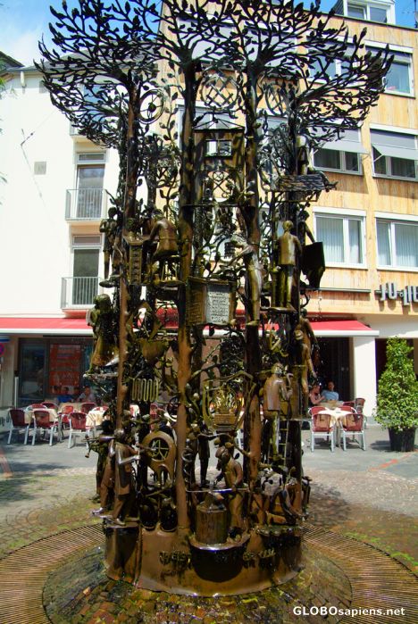 Postcard Trier - curious fountain