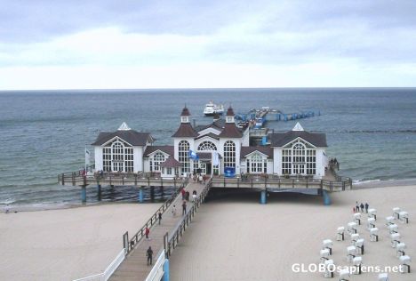 Postcard Rugen Island - Sellin's Pier and Cliff Hotel