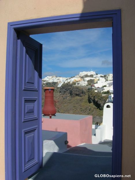 Postcard Beauty beyond the door