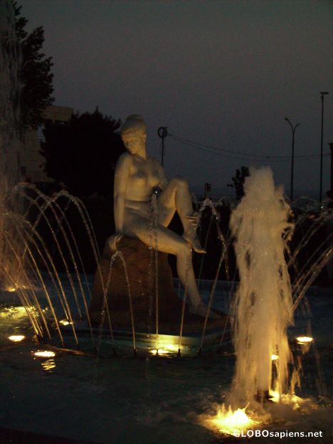Postcard Fountain of Venus 2