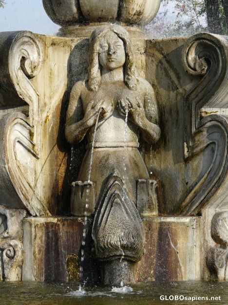 Postcard Fountain at the central plaza.