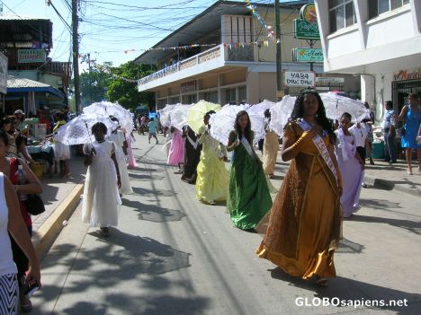 Postcard Roatan girls with their best costumes