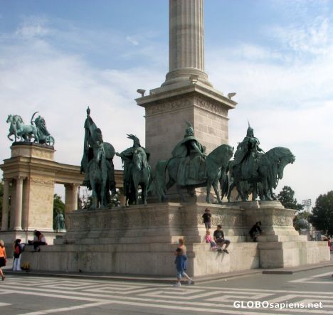 Postcard Hero's Square - The Magyar Lords