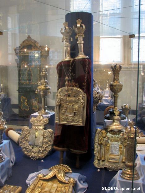 Postcard Jewish Museum - Torah covers
