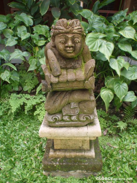 Postcard hindo statue