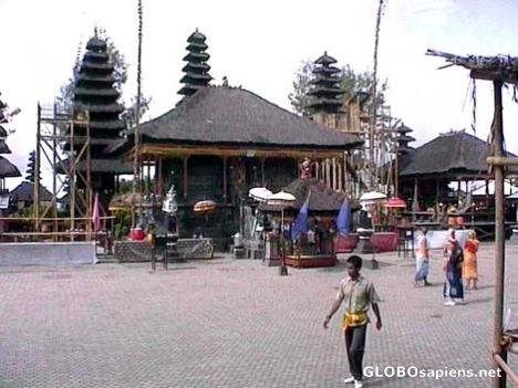 Postcard Kintamani, Pura Ulun Danu