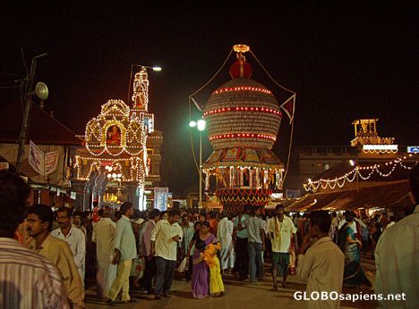 Postcard Illuminated chariots waiting in Car Street
