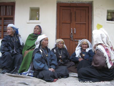 Postcard Bothias people singing