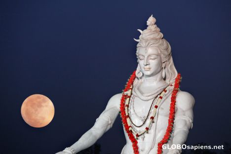 Postcard Shiva figure at Parmarth Gath