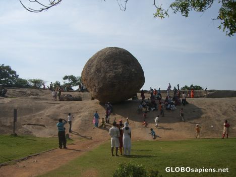 Postcard Mahabalipuram 12 - Krishna's butter ball
