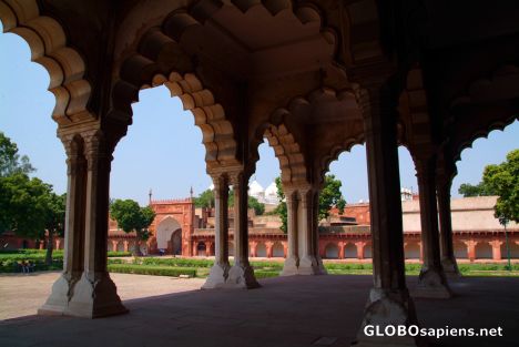 Postcard Agra - Fort, inside - one of the courtyards