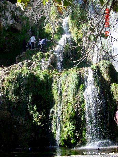 niasar 's waterfall(frontal view)