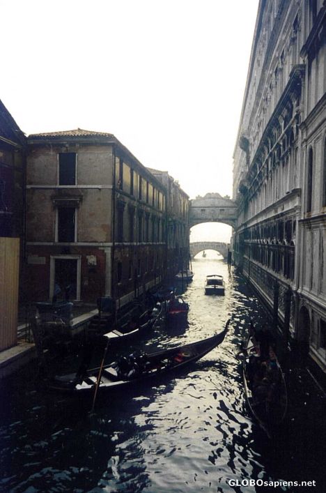 Postcard Rushhour Waterway?