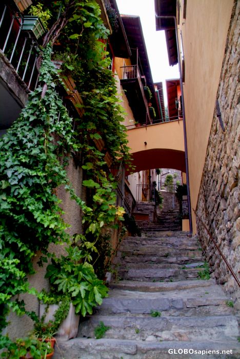 Postcard Varenna - old part, alley 5