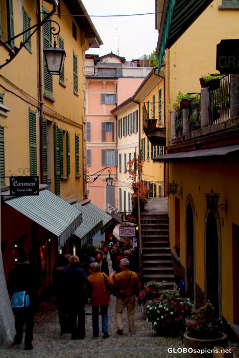 Postcard Bellagio - shopping street :)