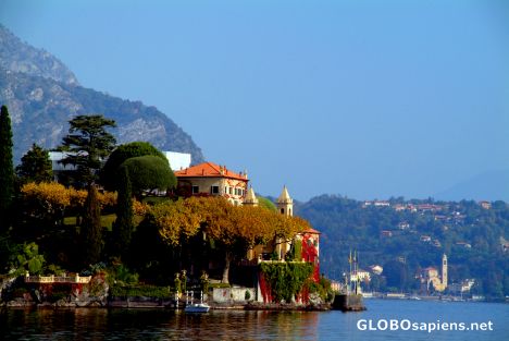 Postcard Lenno - a famous villa