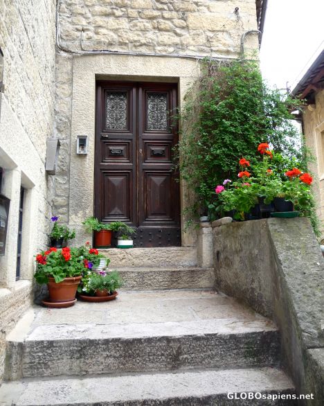 Postcard A private entrance
