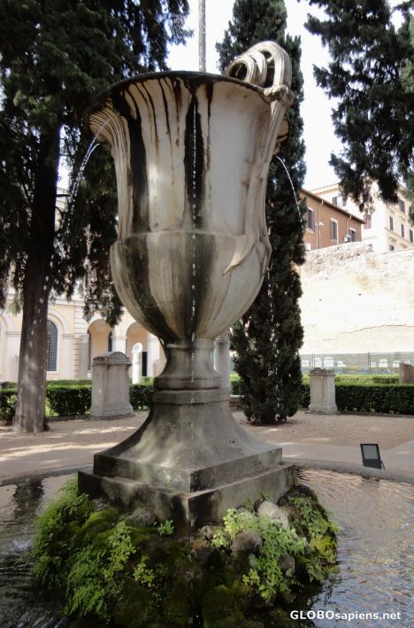 Postcard Vase Fountain