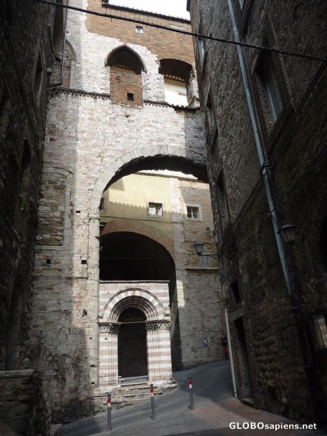 Discovering arches